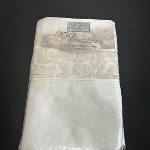 (2) Vtg JC Penney King Size Pillowcases Floral Design Cream‎ NEW 250 Thread USA